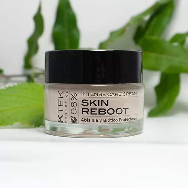 CREMA-SKIN-REBOOT-INTENSE-CARE-2-bodegon1-1.jpg